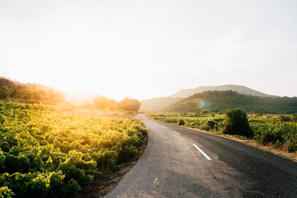 Weg door het Italiaanse landschap