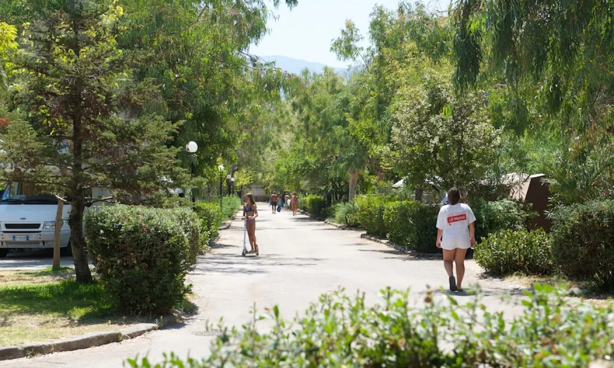 Camping Karavomilos Beach