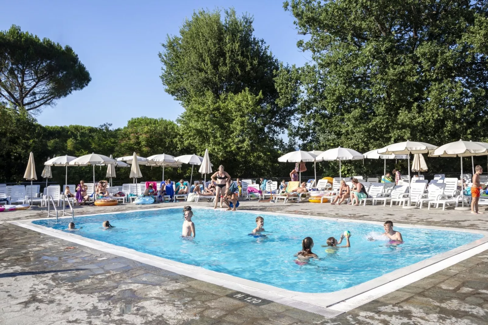 Hu Norcenni Girasole Village -