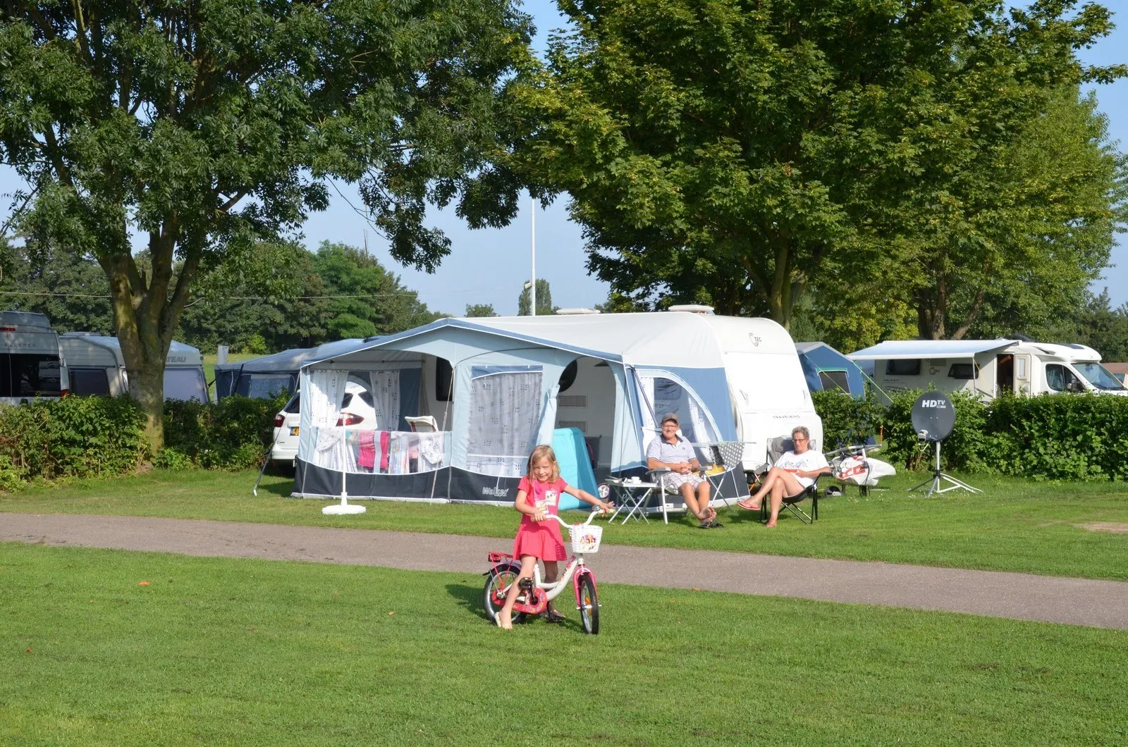 Camp. Jachthaven de Meeuw