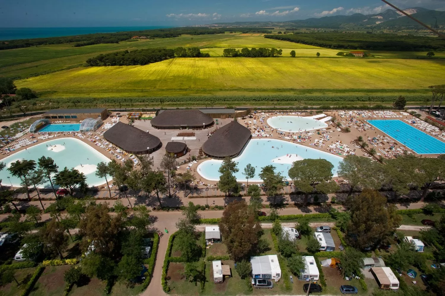 Hu Park Albatros Village -