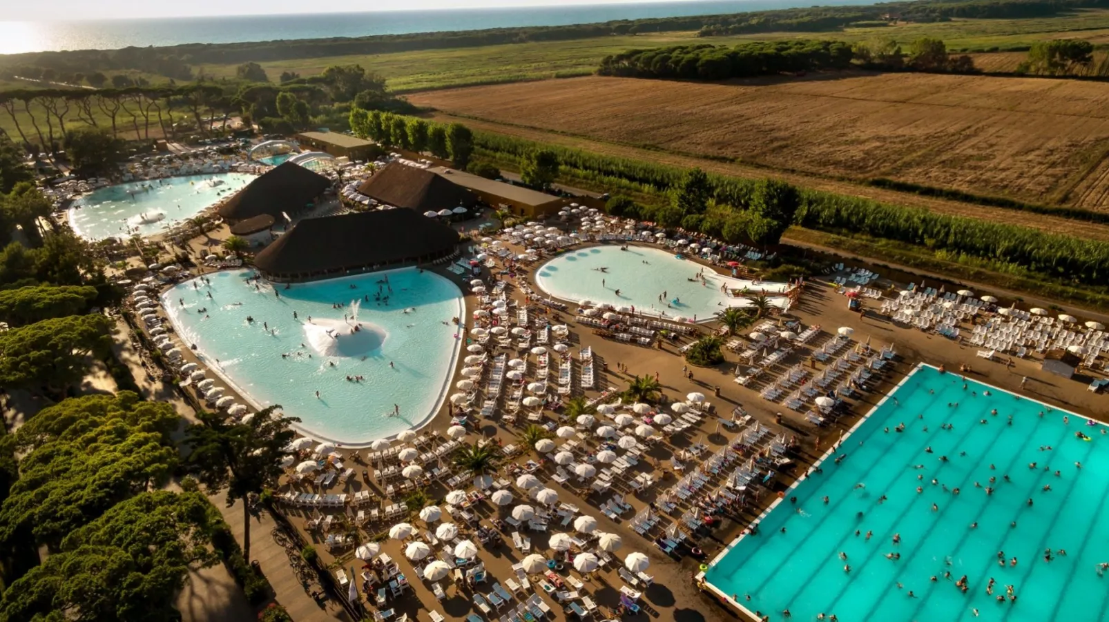 Hu Park Albatros Village -