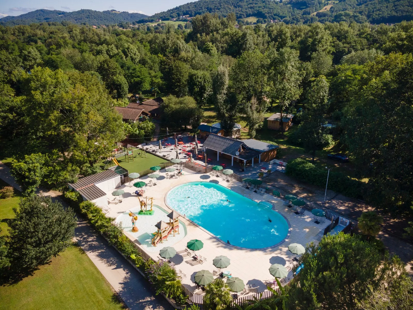 Camping Huttopia Beaulieu sur Dordogne 