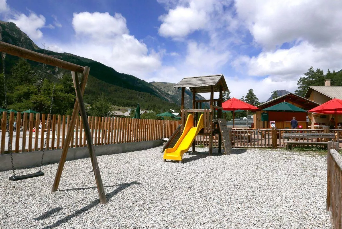 Camping Huttopia La Clarée -