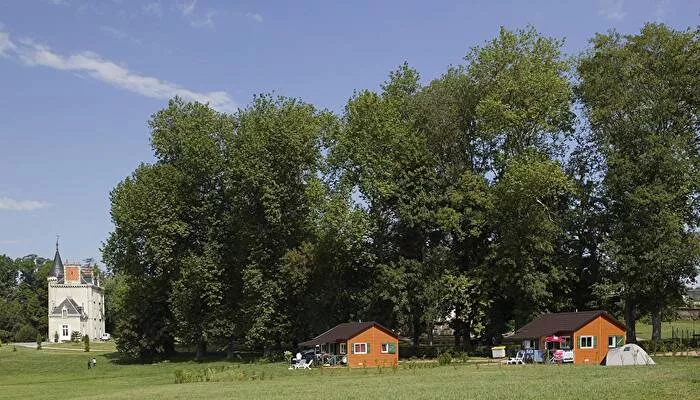 Camping Du Château de Poinsouze/les Castels 