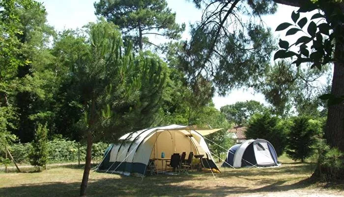 Camping La Chesnays 