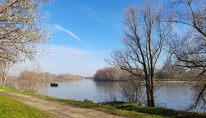 Camping Les Portes de Sancerre 