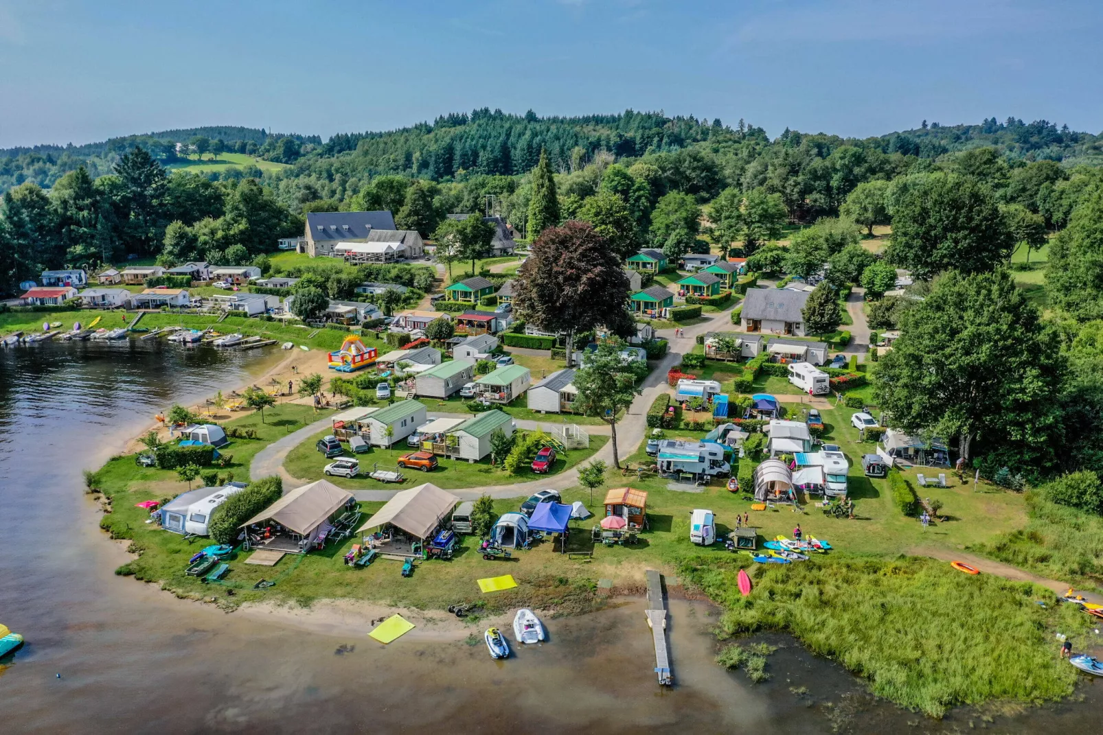 Flower Camping Le Port de Neuvic 