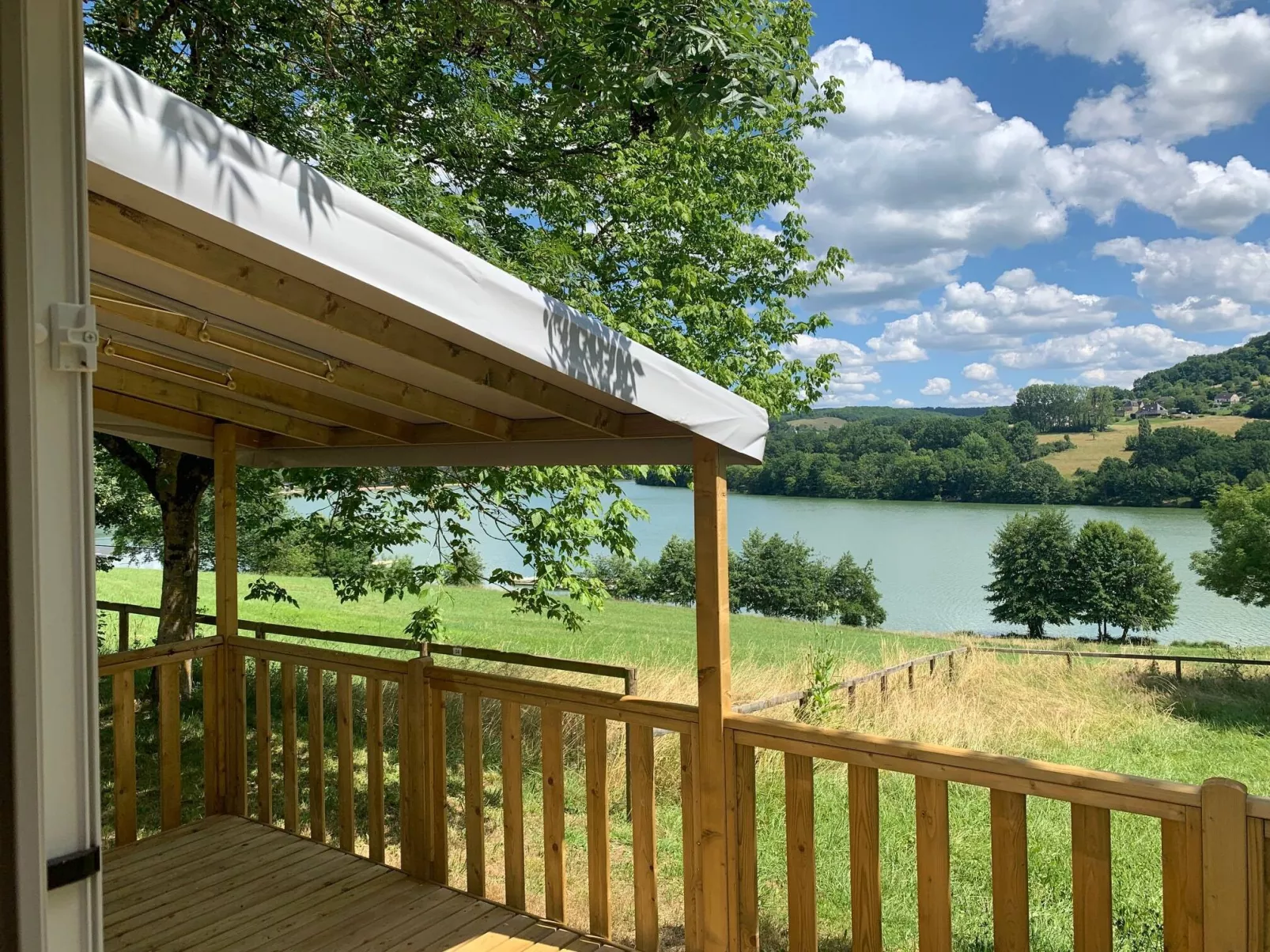 Flower Camping Le Lac du Causse 