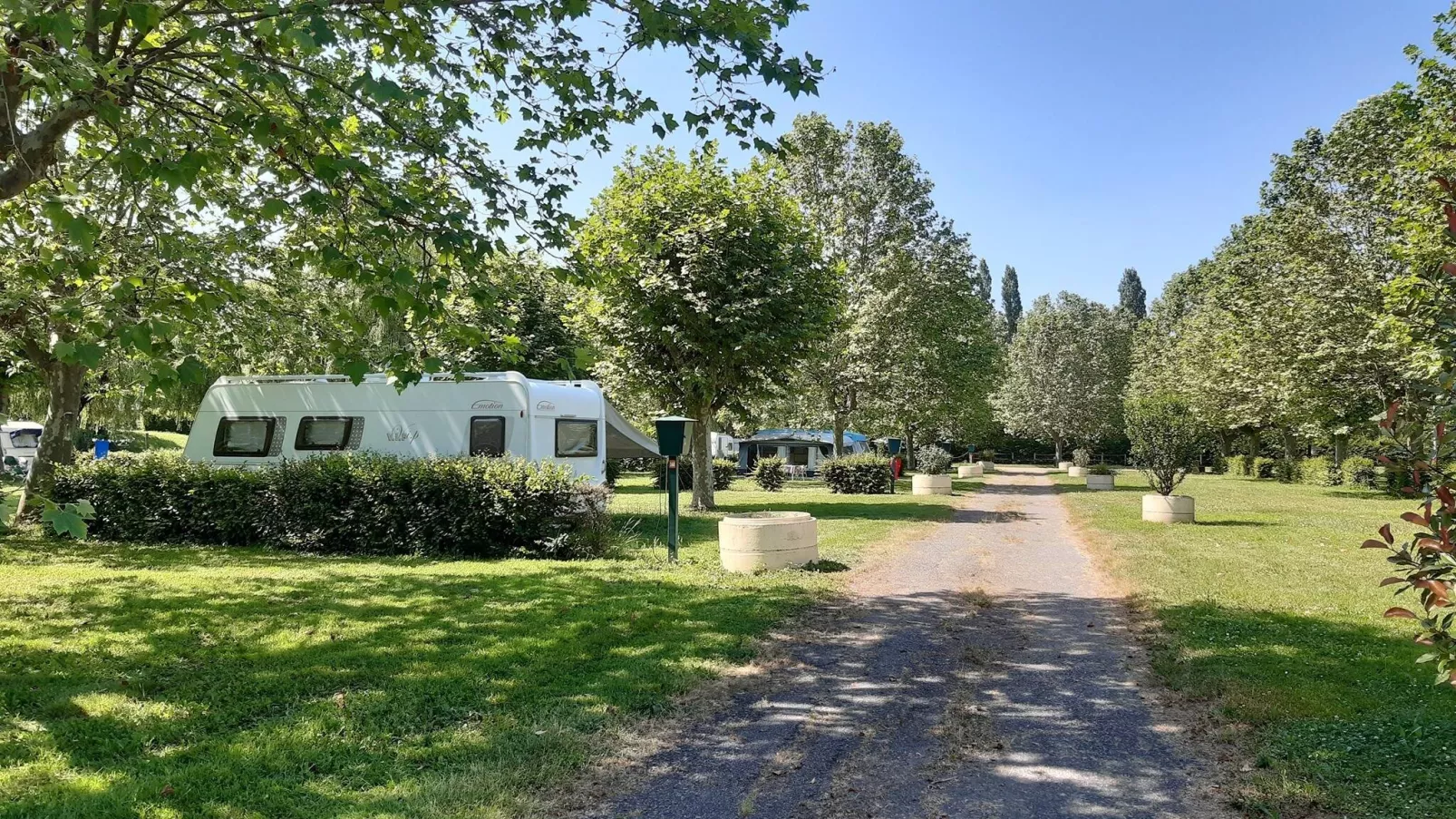 Camping Thoissey Val de Saône 