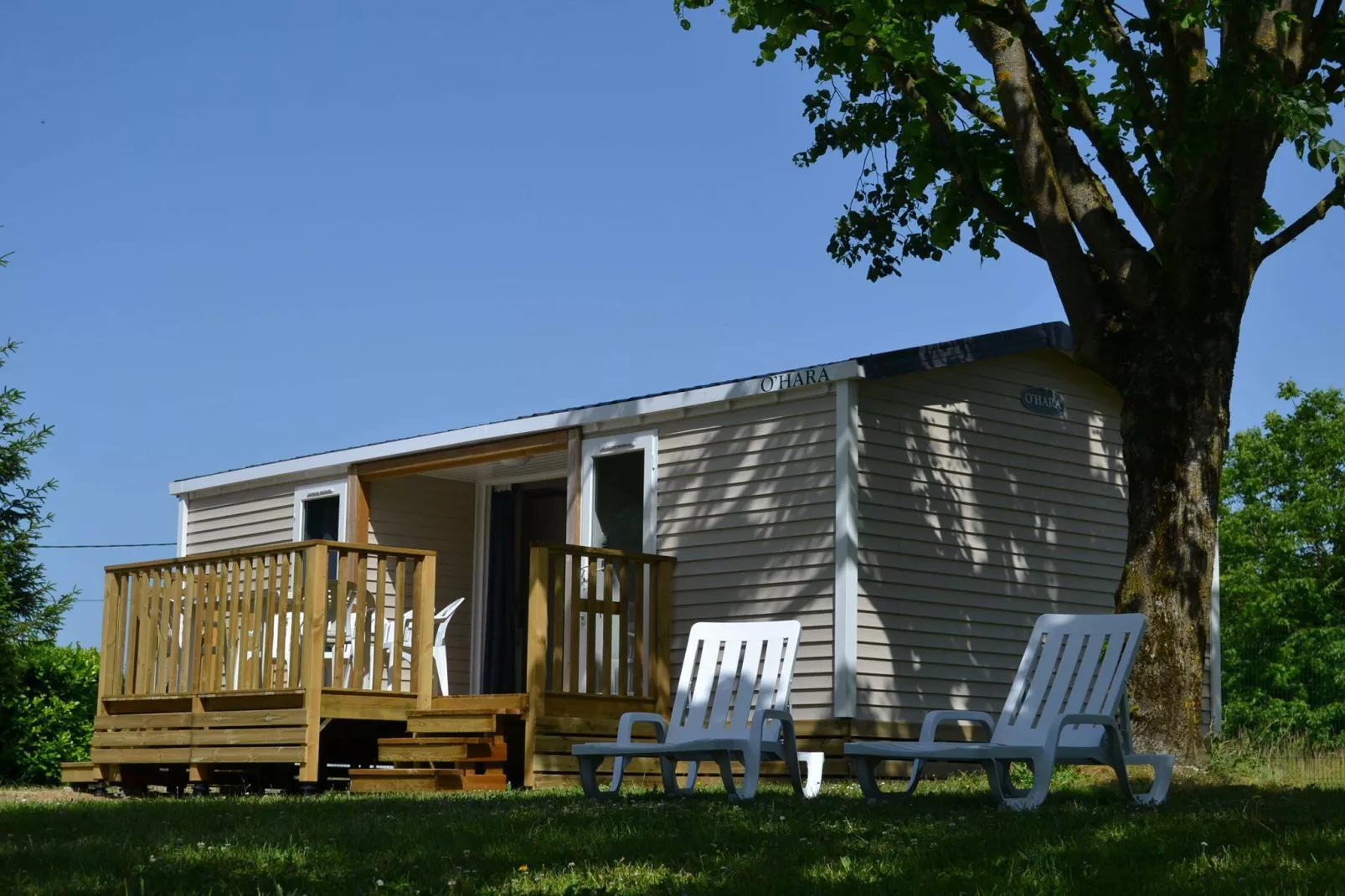 Camping Les Plages de lAin 