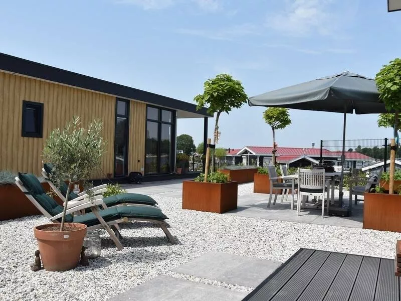 Camp. Jachthaven de Meeuw